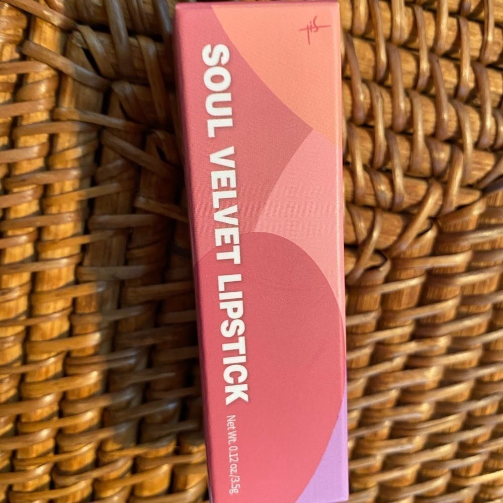 Soul Velvet Lipstick NEW IN BOX Touch in Sol